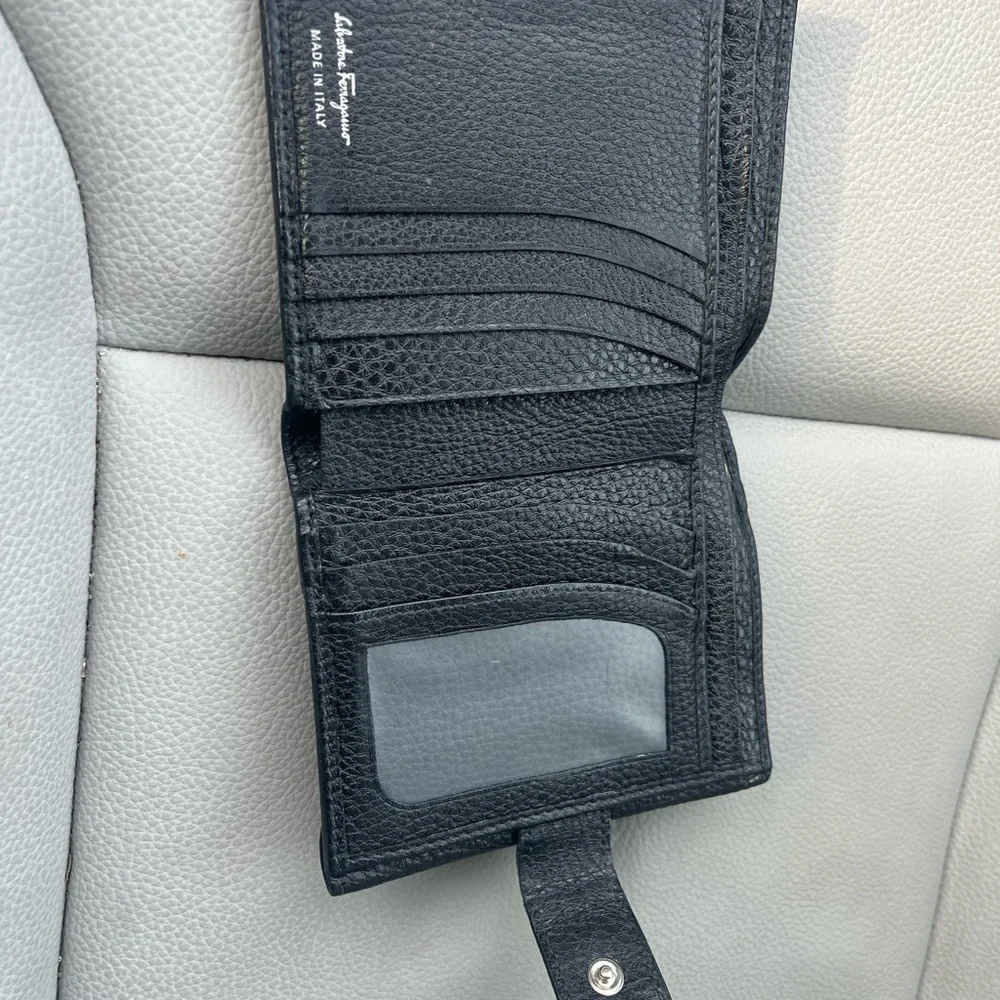 Ferregamo black wallet - Picture 4 of 4